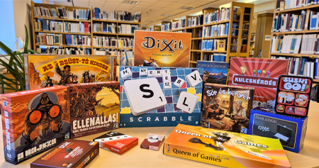 Társasjátékokkal bővült a könyvtár kínálata